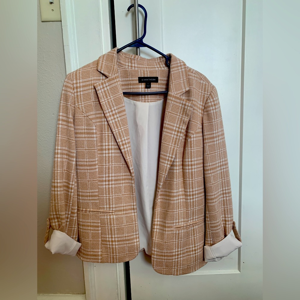 Hawthorn plaid, tan blazer with satin lining.